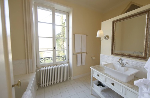 Montbellet Otro | 5 rooms in a magnificent Château with swimming pool