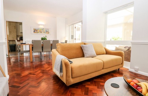 Middleton-on-Sea Casa | 5 SEA WAY, pet friendly, character holiday cottage in Elmer