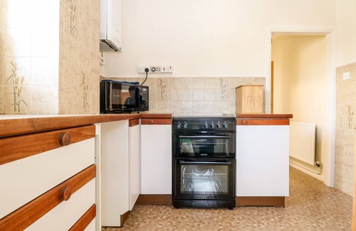 Middleton-on-Sea Casa | 5 SEA WAY, pet friendly, character holiday cottage in Elmer