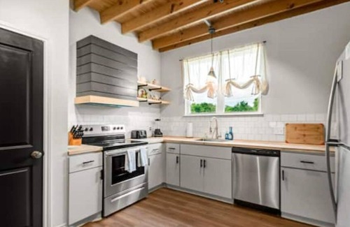 Downtown Apartamento | 5-Star Clean 2BR EZ Access To Santa's Wonderland