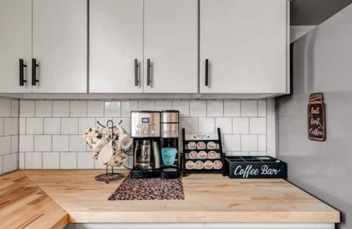 Downtown Apartamento | 5-Star Clean 2BR EZ Access To Santa's Wonderland