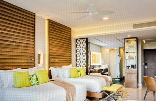 Puerto Juárez Hotel | 5 Star Beach Luxe Resort 2BR 3ba