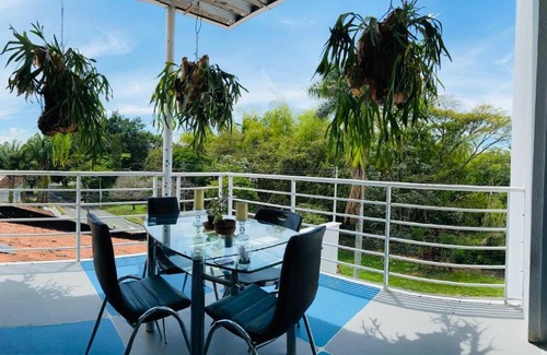 Campestre Apartamento | 5 star ,Cali Riverside Apartment huge pool wifi