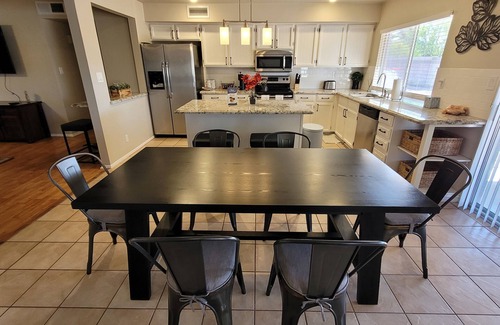 Scottsdale Vista Townhomes Casa | 5-Star Desert Oasis: Stylish Retreat, 5 TV's, Pet Friendly, Corner Lot