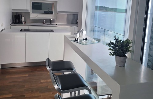 Geierswalde Casa | 5-star floating vacation home on Lake Geierswald