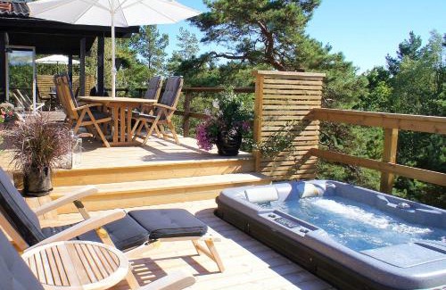 Ingaro Cama Y Desayuno | 5-star homestay B&B for 2 with hot-tub, aircon and bikes