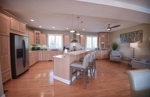 Buckroe Beach Casa | 5-Star Luxe private 2700sq ft retreat half acre w breathtaking views of Beach.