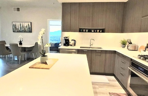 Burnaby Condominio | 5 estrellas de lujo de 2 dormitorios y 2 baños condominio en Brentwood