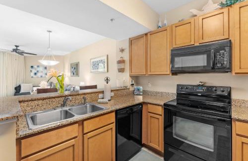 Fort Walton Beach - Destin Casa | 5 Star Resort 2BR 2 BATH King Suite Shuttle Pools Across from Beach 2208