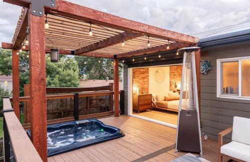 Thornton Casa | 5 Star Retreat With A Gym And APrivate Office