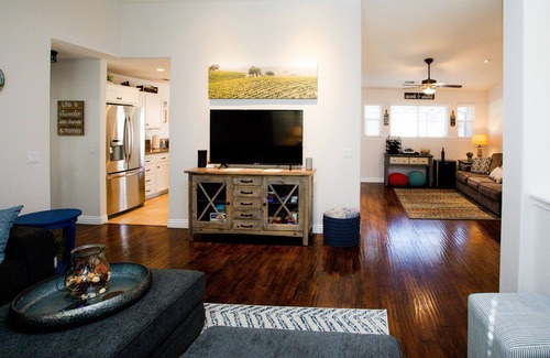 Paso Robles Casa | Excelente ubicación-Cerca del centro de Paso-Mesa de billar / Dardos / Corn Hole + más