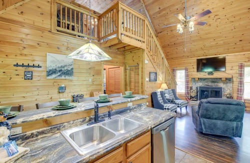 Sevierville Apartamento | 5-star w Pool Cozy Secluded Newly-renovated