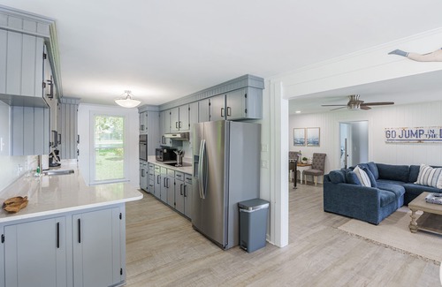 Chapin Casa | 5-Star Scenic Waterfront Lake Murray Getaway