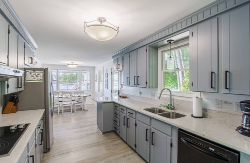 Chapin Casa | 5-Star Scenic Waterfront Lake Murray Getaway