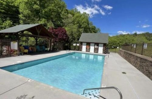 Sevierville Casa | 5-star Wpool, Cozy, Secluded, & Newly-renovated