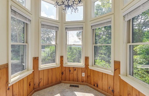 Franklin Casa | 5-Story Group Getaway w/Game Room in Franklin!