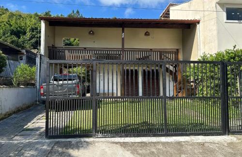 Praia da Enseada Casa | 5 suites c ar Enseada