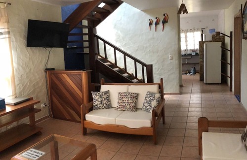 Maresias Casa | Casa con 5 suites cerca de la playa, piscina, cancha de voleibol, sala de juegos