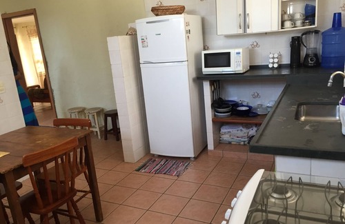 Maresias Casa | Casa con 5 suites cerca de la playa, piscina, cancha de voleibol, sala de juegos