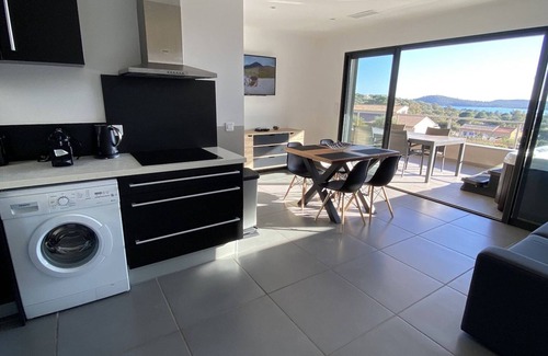 Pinarellu Apartamento | Casa 5, piscina 29 °, jacuzzi, vista al mar, playa 800 m, sauna hammam, río