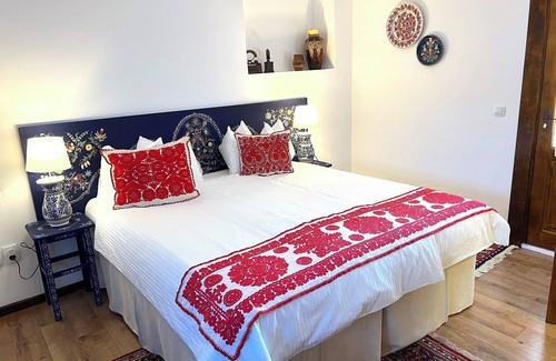 Lunca Muresului Otro | 5 traditionally appointed bedrooms in 4 star guesthouse with country breakfast