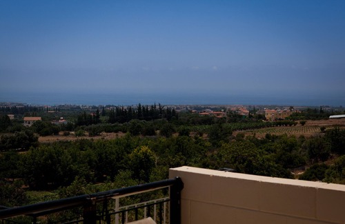 Peyia Town Villa | Villa de 5 * con vistas al mar y a la montaña para dejar sin aliento
