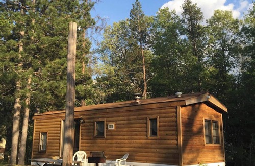 Wisconsin Dells Alquiler De RV | 50 Amp Back in Site at Evergreen Hollow. Lots of Space. Semi-private & Secluded