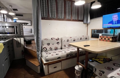 Miami Alquiler De Eote | 50’ Bertram Luxury Yacht Ready for Fun with Family & Friends!