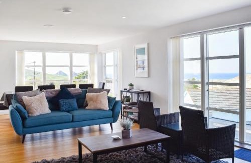 Holywell Casa | 50 Degrees West