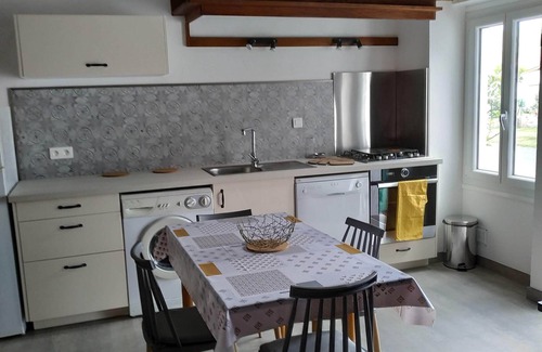 Saint-Pee-sur-Nivelle Apartamento | 50 m² renovated apartment in Basque house