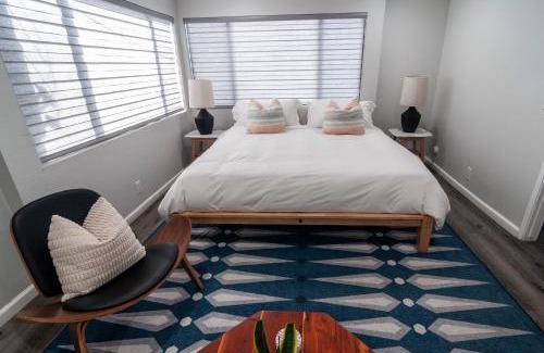 Peninsula Casa | 50 M to Sand LGB 2 King Suites