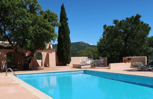 Grimaud Apartamento | 50 m² Apartamento ∙ 2 habitaciones ∙ 4 huéspedes