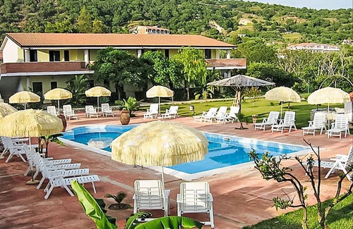 Ricadi Apartamento | 50 m² Apartamento ∙ 2 habitaciones ∙ 6 huéspedes