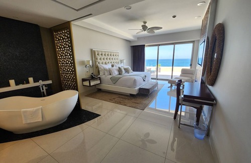 Palmilla Complejo | 50% OFF LIST SALE Christmas in Cabo, Garza Blanca 3 BR Oceanfront Suite.
