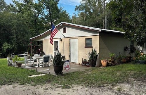 Nobleton Cabaña | 50's style Florida cottage