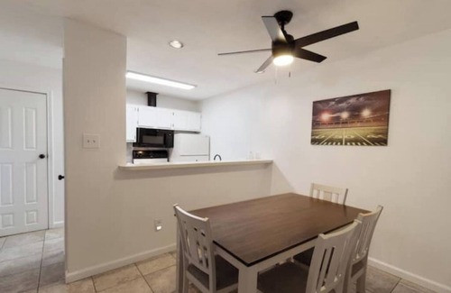 College Station Condominio | 50 Yard Line