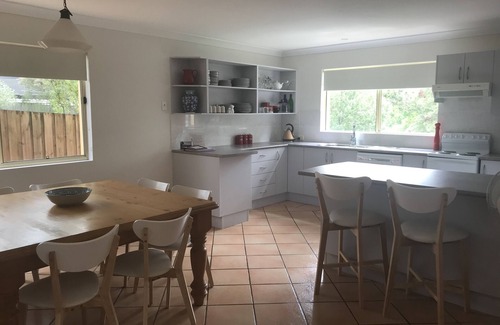 Narrawallee Villa | $ 50 de 2 noches de estadía, $ 100 de 3 + noches hasta 18/12/19, reserva directa con Di.