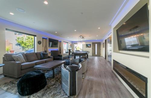 Balboa Peninsula Casa | 501 E Bay Ave