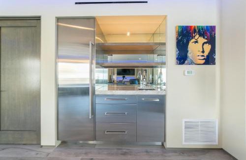 Balboa Peninsula Casa | 501 E Bay Ave