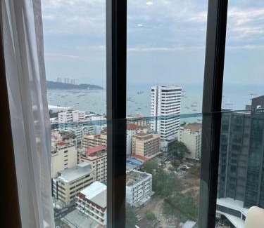 Pattaya Bay Apartamento | 502 Edge芭提雅市中心25楼高层海景服务公寓，芭提雅海湾景观，近沙滩，步行街，购物中心