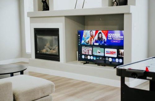 West Jordan Casa | 5040 Sqft l Sleeps 25 l Near Ski & Downtown SLC