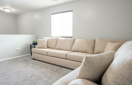 West Jordan Casa | 5040 Sqft l Sleeps 25 l Near Ski & Downtown SLC