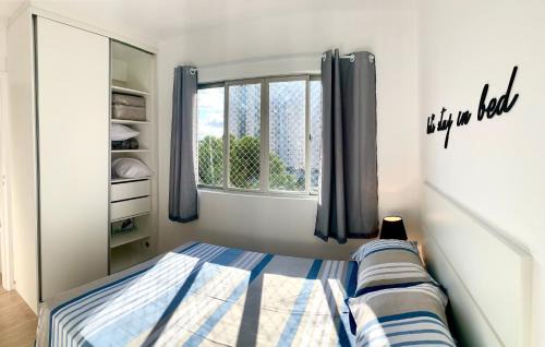 Bigorrilho Apartamento | 505 - Apartamento Lindo, amplo e decorado, mobiliario moderno, cozinha completa com utensílios , Excelente vista da cidade e localização privelegiada no bairro Bigorrilho proxímo de shopping e parques