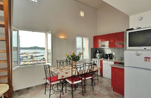 Giens Apartamento | 50m from the beach, 2 apartments side by side, sea view, tip of the Giens peninsula