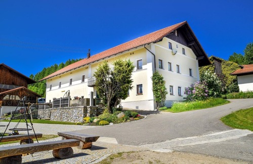 Eggersberg Apartamento | 50sqm vacation apartment on a farm with lots of animals