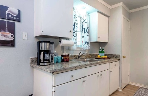 South Arlington Casa | 510 10G Minutes from Six Flags, Water Park & Zoo