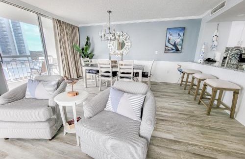 Arcadian Shores Apartamento | 510 South Hampton condo