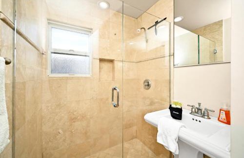Balboa Peninsula Casa | 514 E Oceanfront B