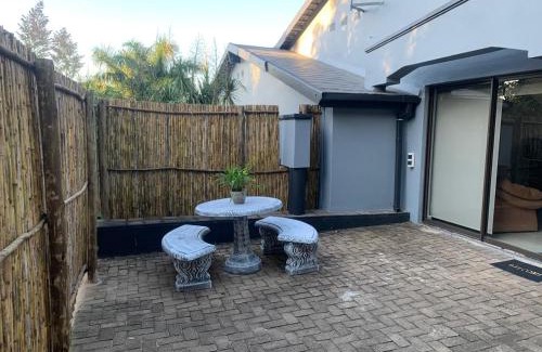 Meer En See Apartamento | 52 on Marlynhoek Self Catering Apartment