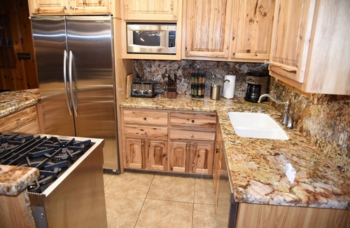 North Wawona Cabina | (52) Tuolumne Meadow (1 Bedroom Only) at The Redwoods In Yosemite